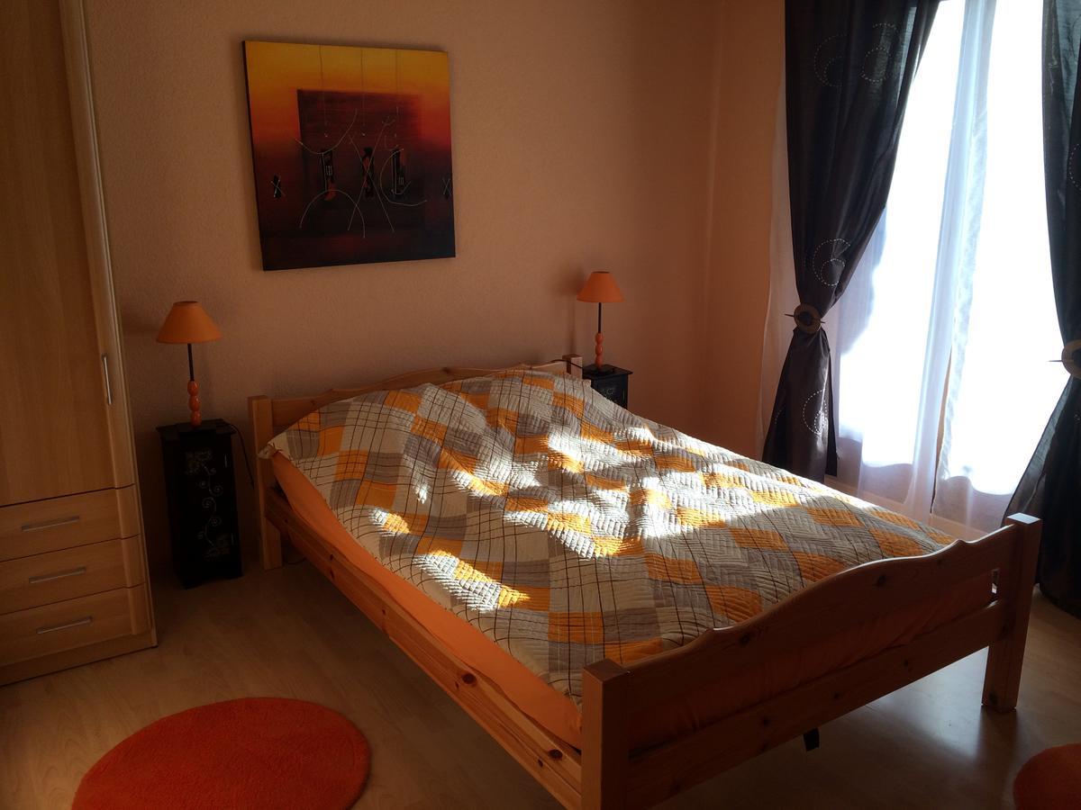 Bnb Parisod Айгел Екстериор снимка