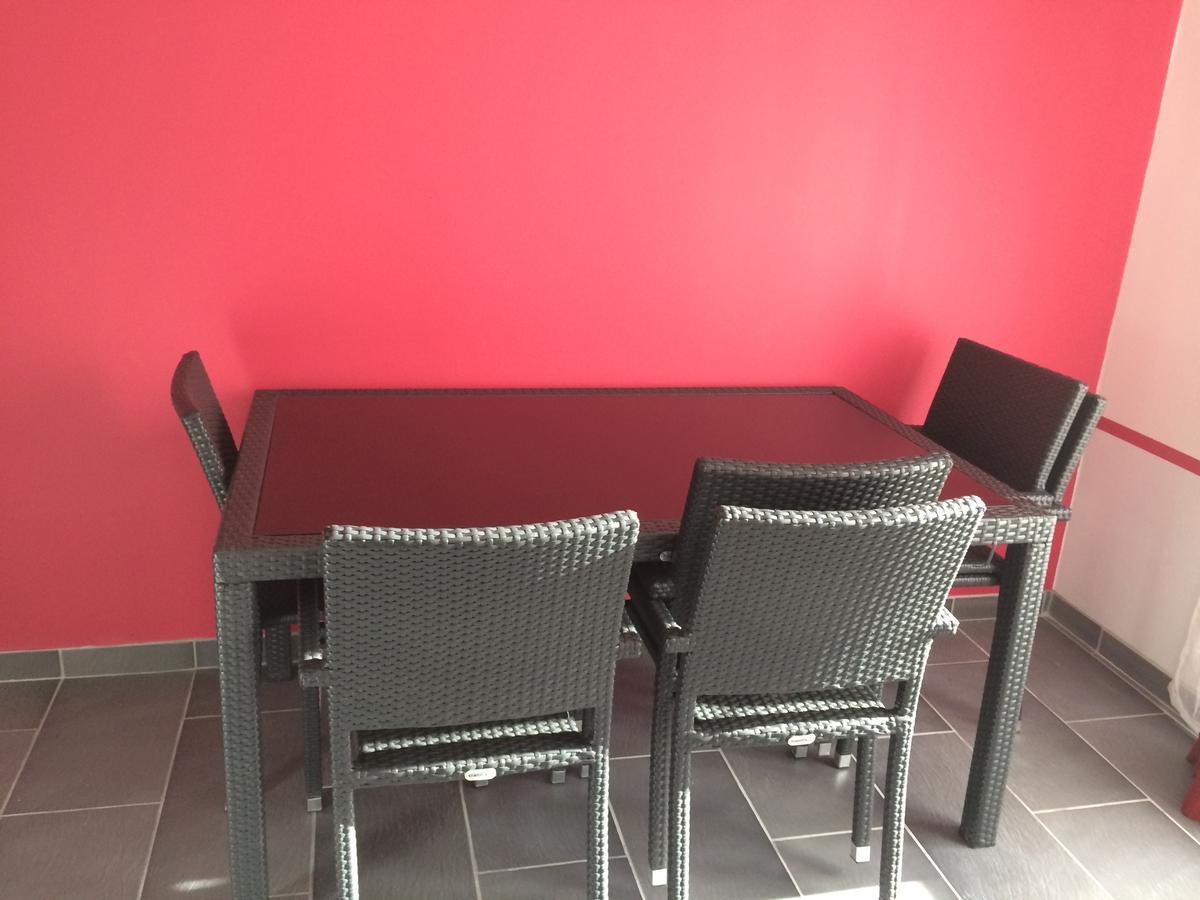 Bnb Parisod Айгел Екстериор снимка