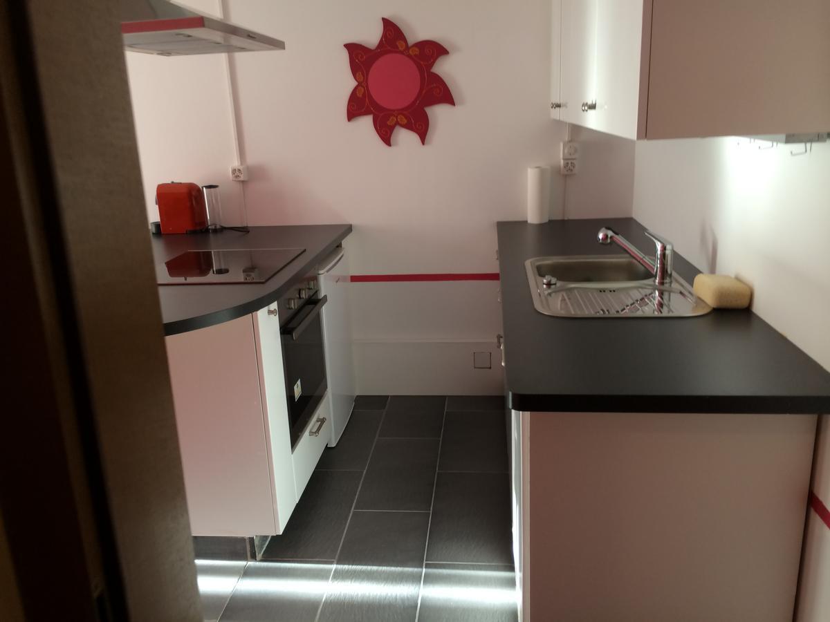 Bnb Parisod Айгел Екстериор снимка